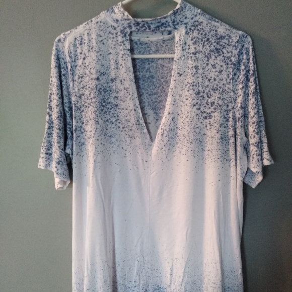 Blouse with cut out in back - Picture 3 of 4